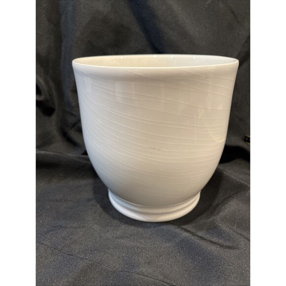 Smith & Hawken Off-White Ceramic Pottery Flower Planter Portugal Made 6.25”X6.5 - Picture 3 of 10